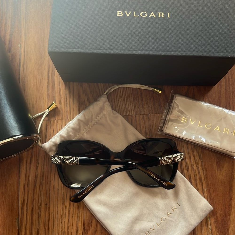 Bulgari Sunglasses 😎 - Picture 2 of 9